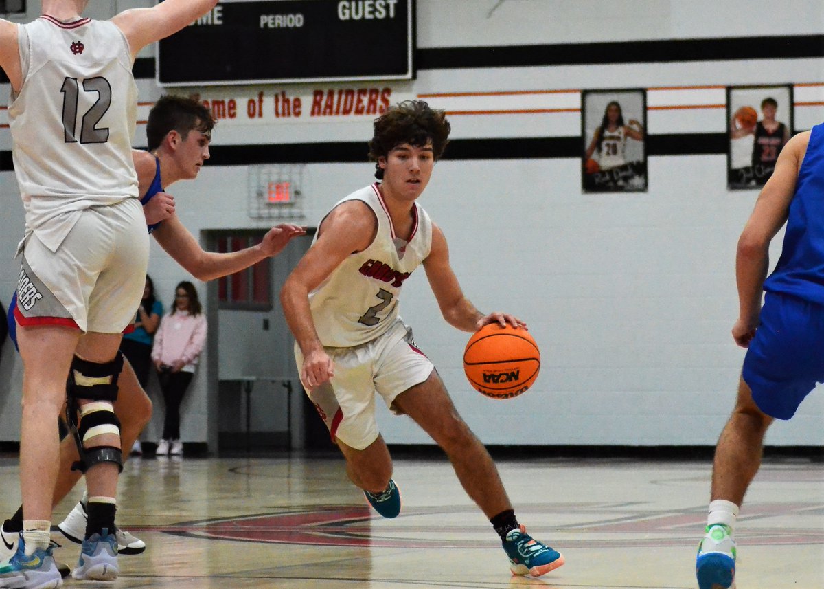 CullmanTribune's tweet photo. PREP BASKETBALL: Lady Raiders handle Cold Springs 66-23 in battle of unbeatens, Raiders pull away to top Eagles 57-36 https://t.co/O74HvxXEDS https://t.co/YilAOPPlfY