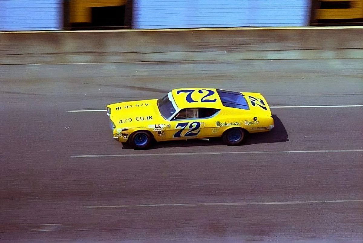 Basso488's tweet image. Benny Parsons @ Daytona, 1971.