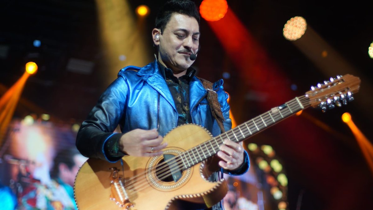 luisitodelnorte's tweet photo. La vida es solo una
Hay que saber gozar
La vida es solo una
Evítate llorar
La vida es solo una
Vivamos el amor
No dejes que la pena
Te cubra el corazón…. #lavidaesuna #lostigresdelnorte @lostigresdelnorte #2023 #bajosexto #bajoquinto #chilebolita #chilebolitahernandez https://t.co/wopTIejqXH