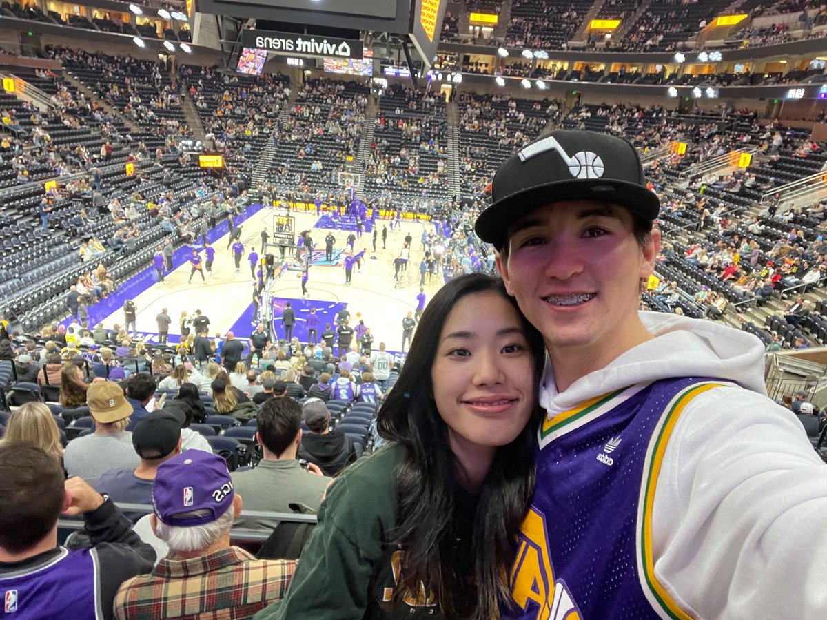 thornockben's tweet photo. First jazz game from Japan! 🇯🇵 #TakeNote https://t.co/8BCMWgEIUE