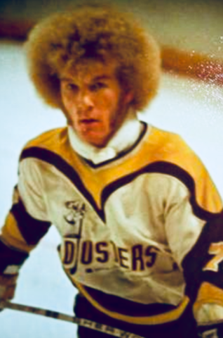 hockey_vintage's tweet photo. #FlowFriday The legendary Bill "Goldie" Goldthorpe of the Broome County Dusters in the NAHL with his signature fro (1975/76) https://t.co/l3mp1CmsVM