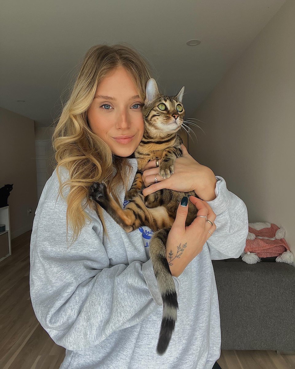 LauraGuertin2's tweet photo. zozo et moi 🫶🏽 https://t.co/q38FpjwiDZ
