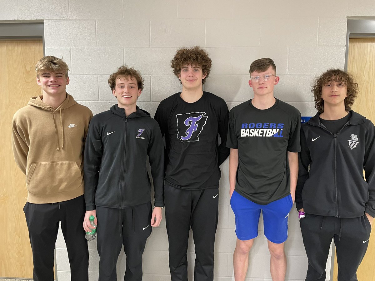 Some #FlightFamily squared off tonight in the <a href="/FayBulldogsBB/">Fayetteville BB</a> vs <a href="/MountieB/">Mountie Basketball</a> game!!