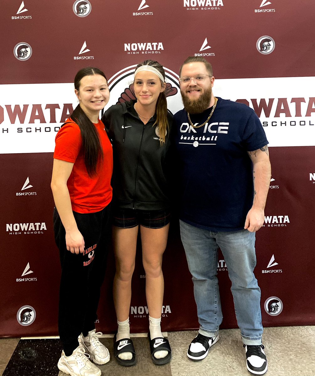 <a href="/jordyn_kya/">Jordyn Ashley</a> and <a href="/CalliMoncada/">Calli</a> competitors on the court, family off the court. These two killed it tonight, I’m excited to watch them ball out this summer with 2025 OK ICE