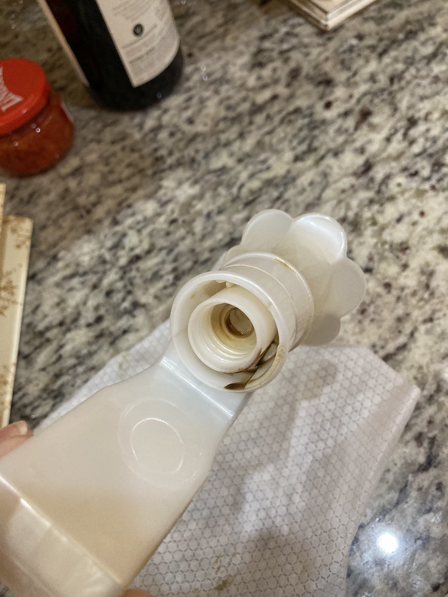 MillySmiling's tweet photo. #bathandbodyworksgreed #bathandbodyworksenoughisenough
#bathandbodyworkspaddockmall
I have been a good customer for quite sometime.  I had an $8-$15 plug in go bad, took it into the store to swap it out, and they said no. https://t.co/EXuyvTIiOD
