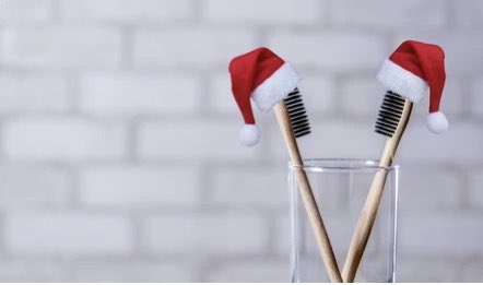 Who received a new #toothbrush for Christmas? 🎅🏻 It’s time to change it again! 
.
#DentalReminder
#ChangeYourToothbrush
#Every3Months #HealthyTeeth
.
#ColoradoSpringsDentist #ColoradoDentist #DDS #Dentist #ColoradoSpringsLiving #ColoradoSprings #ColoradoSpringsSmallBusiness