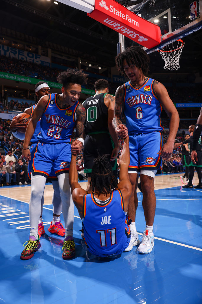 ESPNInsights's tweet photo. The Thunder drop 150 points on the Celtics, their most in a game since the franchise relocated to Oklahoma City.

150 is the tied for the 2nd-highest total the Celtics have allowed in franchise history, only behind allowing 160 to the Pistons in 1979. https://t.co/6HUVU0uXgV
