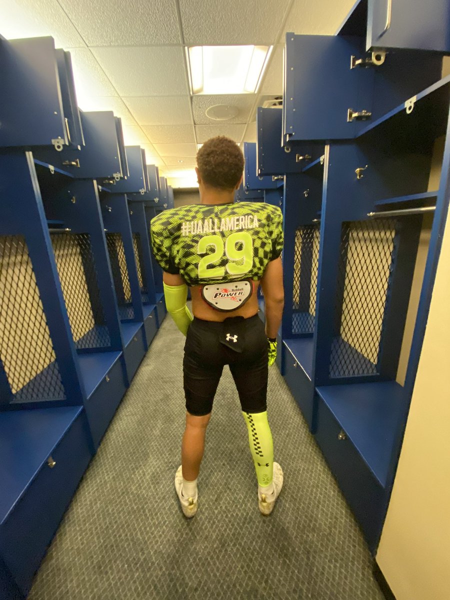 ZaneRowe0's tweet image. Thank you @UANextFootball for the opportunity! Can’t wait to get back to work and earn my spot to come back in 4 years! Thanks to all my coaches! @coachH2bwill @DontonioKeshon @mannyshow84 @TheUCReport @PrepRedzoneNext @AlPopsFootball