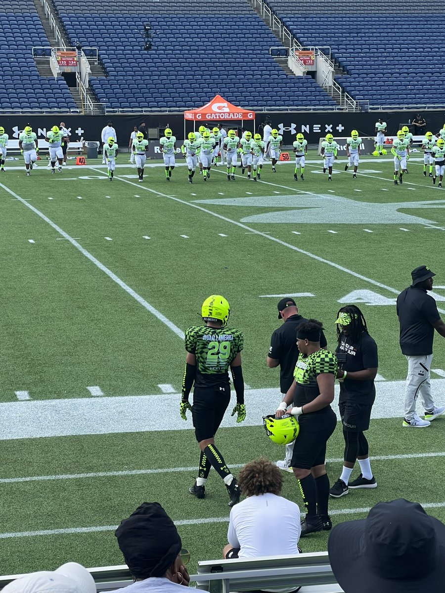 ZaneRowe0's tweet image. Thank you @UANextFootball for the opportunity! Can’t wait to get back to work and earn my spot to come back in 4 years! Thanks to all my coaches! @coachH2bwill @DontonioKeshon @mannyshow84 @TheUCReport @PrepRedzoneNext @AlPopsFootball