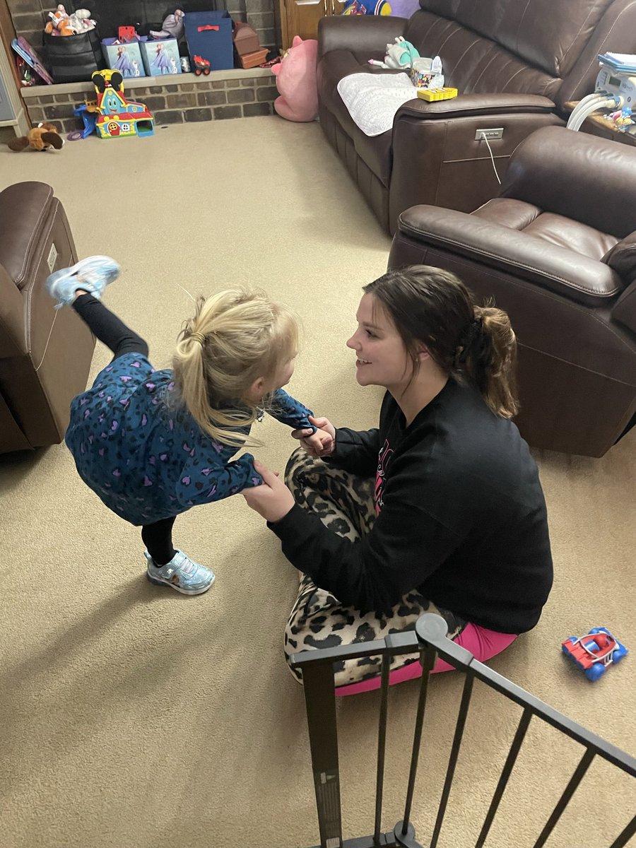 ash_hill_97's tweet photo. The cutest tiny dancers I have ever came in contact with! Makes my dance teacher heart puddle ✨💕 https://t.co/LiUuZkEySO