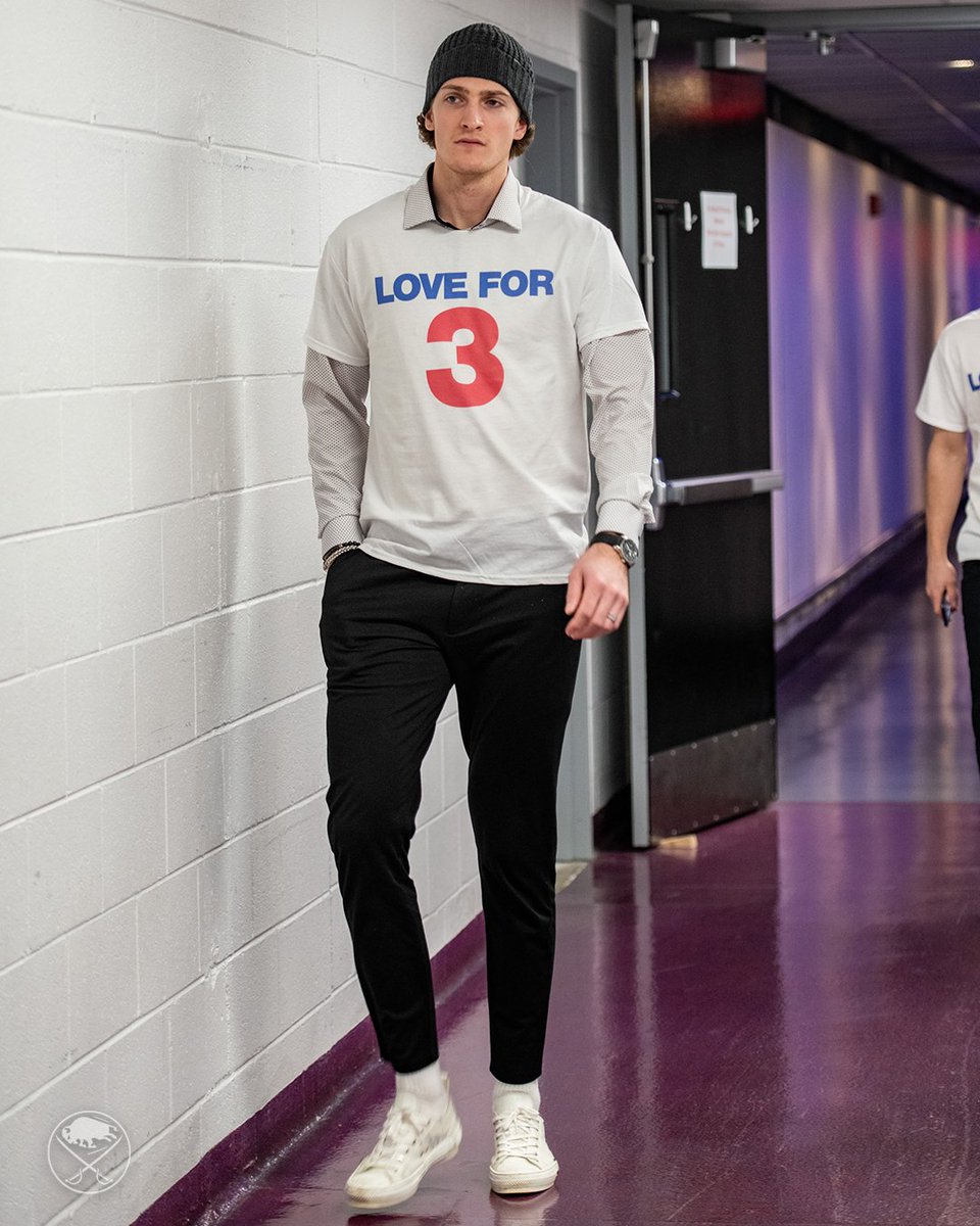 BR_OpenIce's tweet photo. Tage Thompson on 1/3/23:

- 3 goals
- 3rd hat trick this season
- 30th goal this season
- Scored 3 minutes into OT

Damar Hamlin's number is 3. Chills 💙❤️ https://t.co/klSUXqMbTa