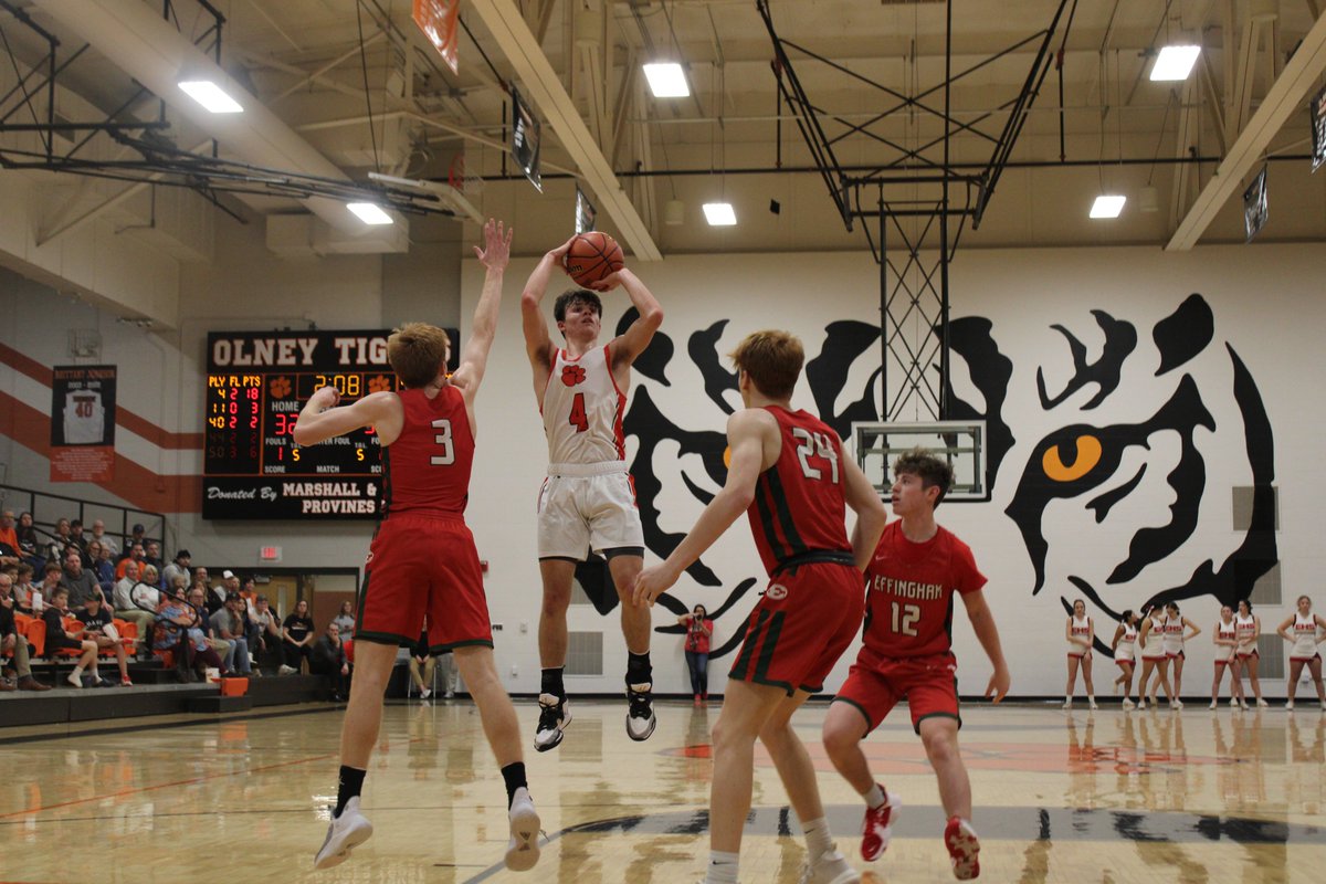 JustinHatten21's tweet photo. @ianwink05, the 2022 Lawrence County Capital Classic and Duster Thomas Hoops Classic MVP, went off for 36 points (11-18 FG, 13-14 FT) tonight to lead @BasketballOlney (12-2) past Effingham 66-52 at Ron Herrin Gym. @deuceandabuse @areasports @wmixsports @NestoHoops @Rick_Sports10 https://t.co/Za2re1gvwp