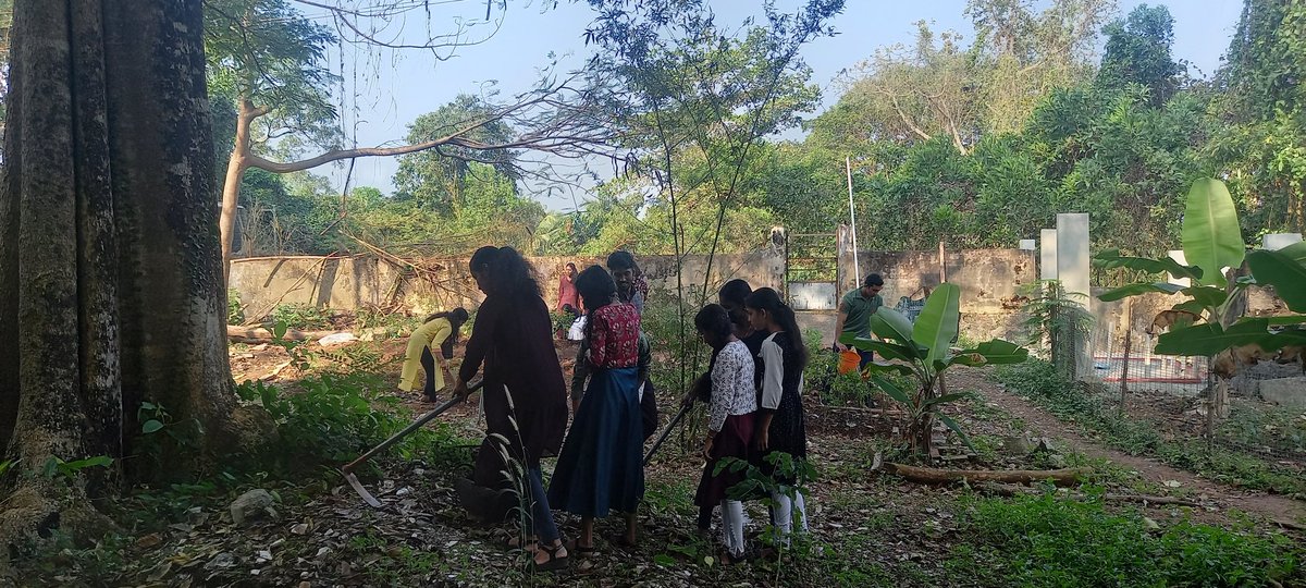 nssskcgvr's tweet photo. Today Gardening at #nssgarden  @NSSRDChandigarh @rdnss_kolkata @NSSRDPATNA @nssgujarat @nss_rdguwahati @NSSRDLucknow @MaharashtraNSS @NssrdD @nssrdhyderbad @KarnatakaNss @NssRajasthan @nsstvm @NSSChennai @nssrdbangalore @YASMinistry @_NSSIndia @pankajsinghips @HimachalNss https://t.co/ducYkLxAiX