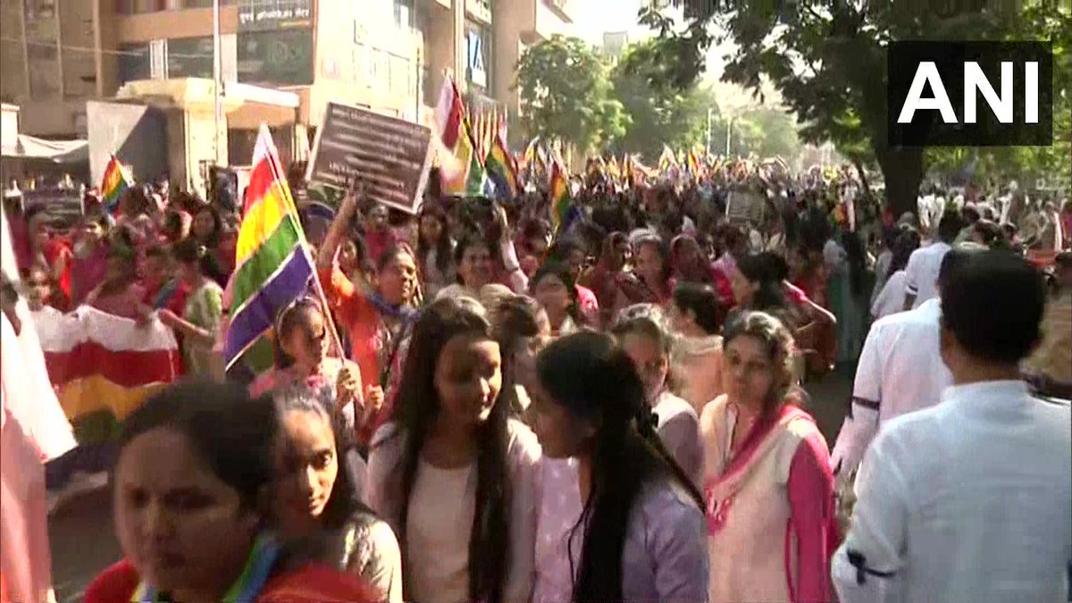 OfficialH24's tweet photo. Maharashtra | Members of Jain community protest in Mumbai against the decision of Jharkhand govt to declare 'Shri Sammed Shikharji' a tourist place and vandalisation of their temple in Palitana, Gujarat
#SaveShikharji https://t.co/XOMhXjeOEw