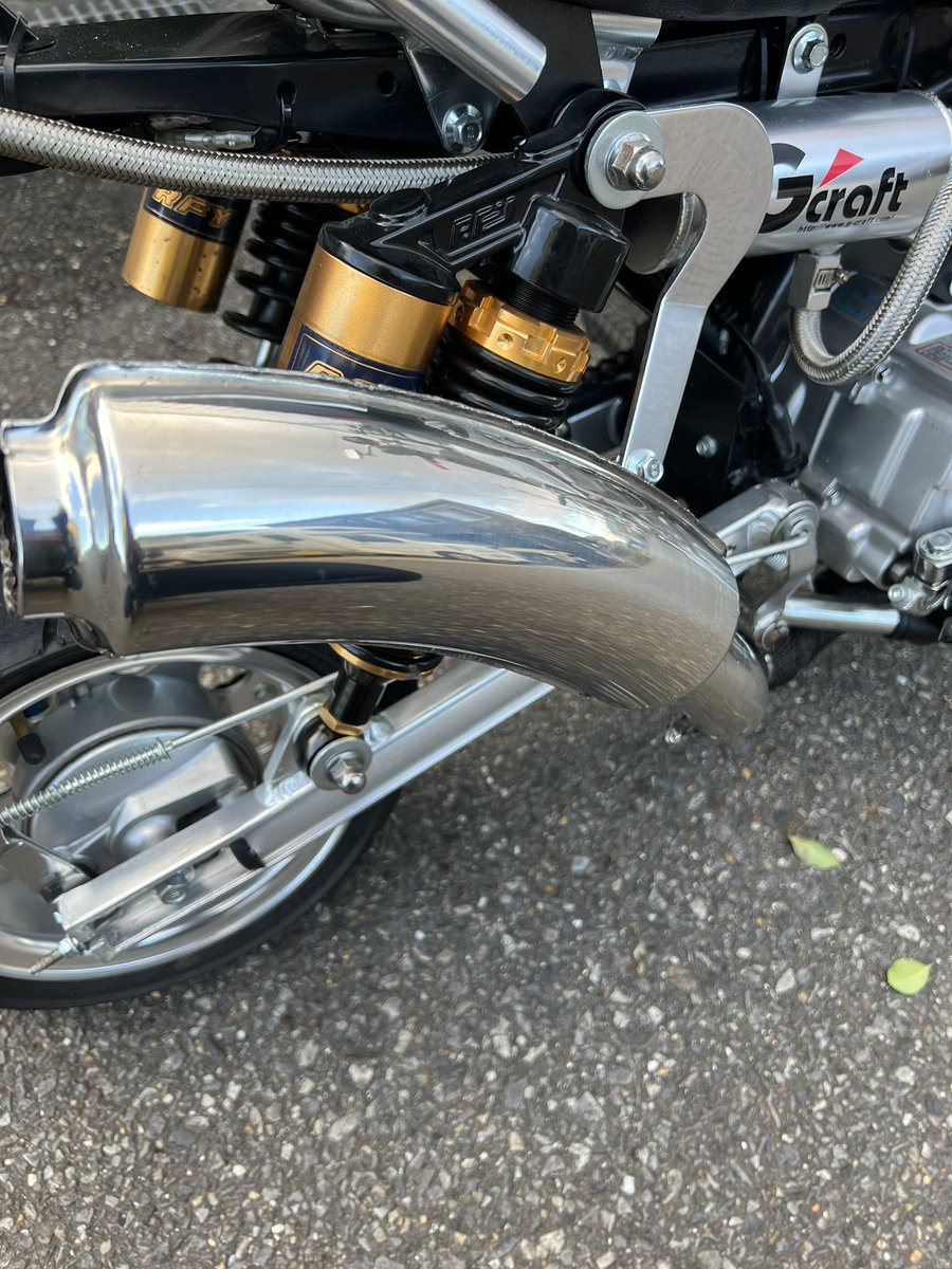 sokohen_T's tweet photo. 中華モンキーを正月休み中にカスタム！
ヘッドライト、キャブレター、マフラーを変えた！　VM22からOKOの26パイに変更、セッティングはまだまだな部分あるけどそれ考慮してもすんごいパワー😳　キャブレターでこんな変わるもん？
#中華バイク
#中華モンキー https://t.co/6YAKFsNFsS