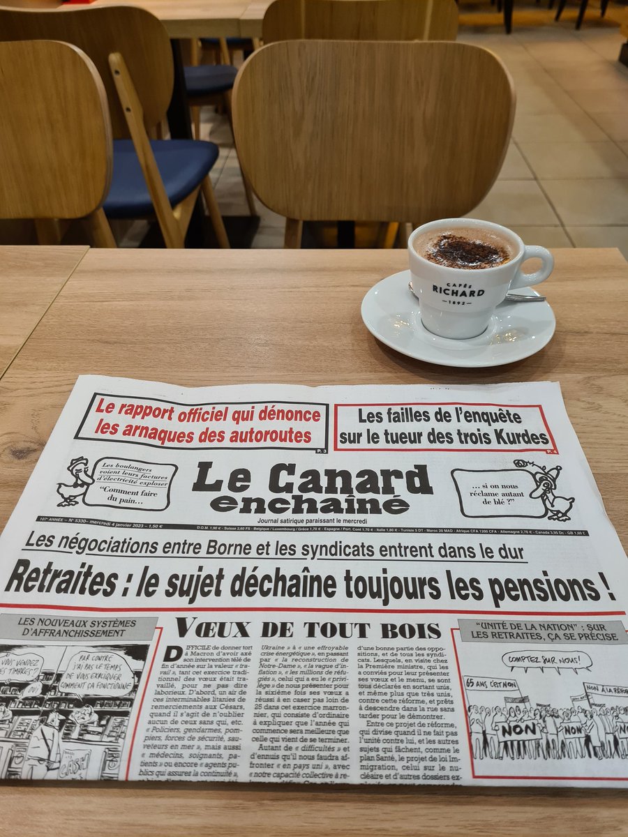Lecture ce matin du Canard Enchaîné 🦆 au Totem de Bussy.
👉 L'occasion d'échanger avec les Buxangeorgiens sur l'article du journal titré «Monsieur le Maire dépense sans compter pour ses poulets» 🐔 
#bussy #bussysaintgeorges #LeCanardEnchaine #finances