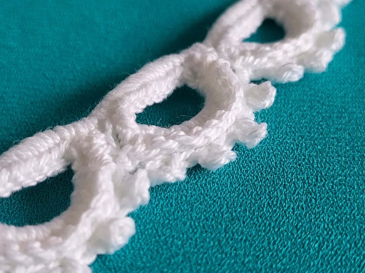 etsy.me/2Z6XGwa via @Etsy how to make a feather ending over the padding cord. #crochet #pattern #howtocrochet #paddingcord #easycrochetpattern #antiquepatten