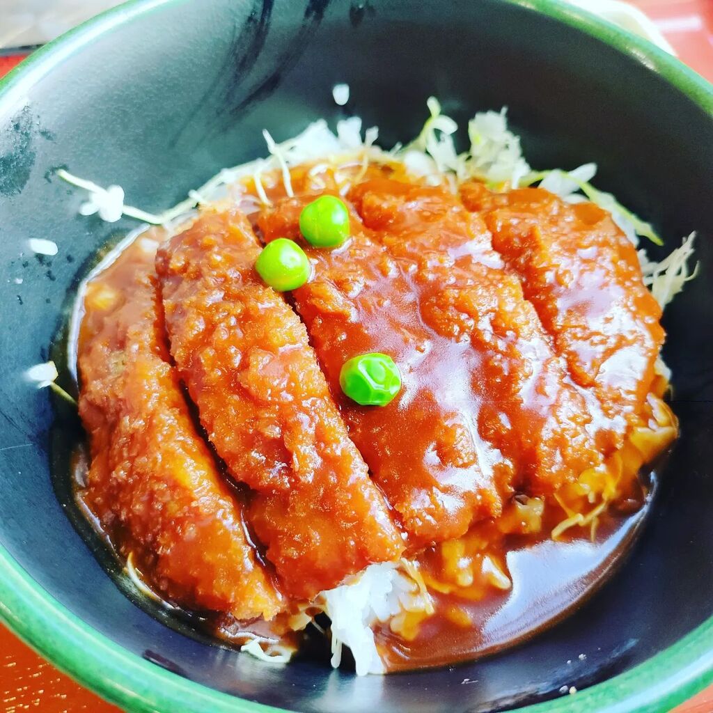 KitchenOssan's tweet photo. ラスト岡山飯はデミカツ丼じゃ！
#デミかつ丼 #お昼ごはん #吉備サービスエリア https://t.co/5TmUi2avCH https://t.co/JAQoL2E9iR