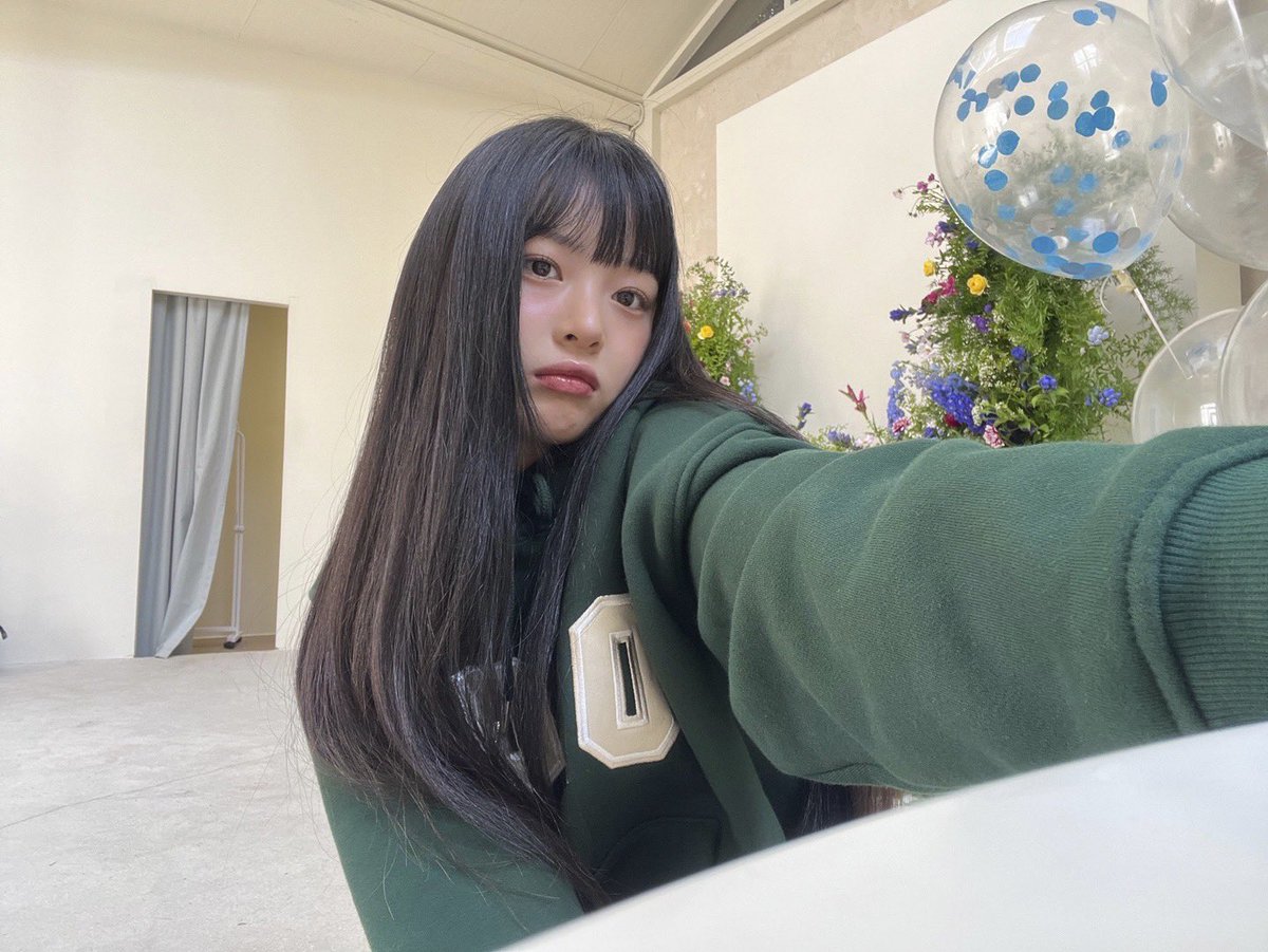 picsnewjeans's tweet photo. 🐰📞 https://t.co/lmVMvXiEDV