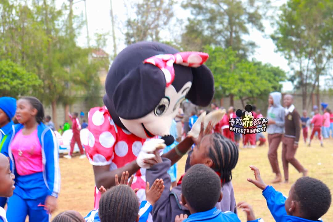 bouncy_junior's tweet photo. Are you planning a funday, family fun day, team building,, @bouncy_junior got you covered,Dm me, WhatsApp me for more Intel . Happy new year my clients and family. https://t.co/onNYmlUNI5
