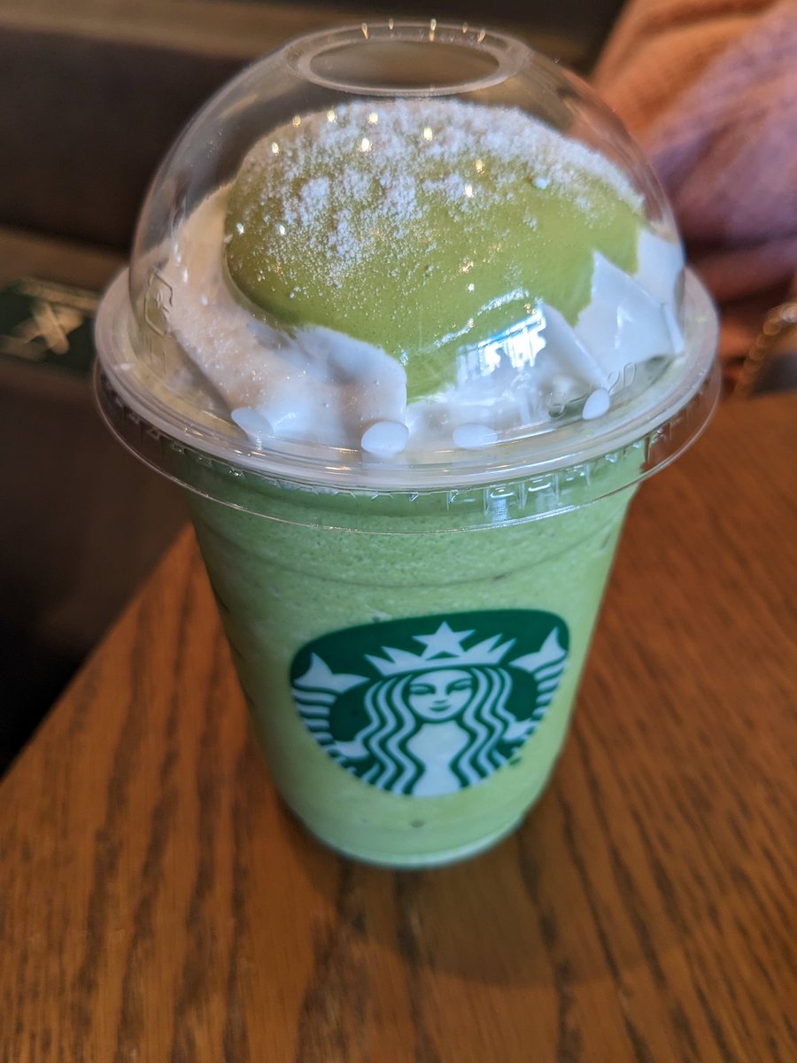blueberry_naa's tweet photo. 抹茶玄米茶もちフラペチーノを飲むだけの会 https://t.co/byEtAKHt5p