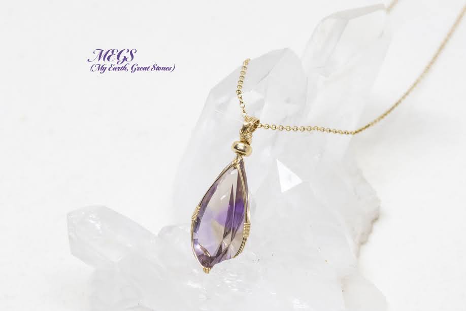 MEGS_Jewelry's tweet photo. 💗新作情報💗

【女神巻き®】アメトリン ～一心  ワイヤーアートジュエリー ペンダントトップ（新年制作）💎

2023年新年に制作したペンダントトップ💎

詳細・ご購入はこちらから
https://t.co/N3vBHxUSnK

#ワイヤーアート #ワイヤーラップ #ワイヤージュエリー  #天然石 #アメトリン #誕生石 #2月 https://t.co/7mHp0lN9Zh