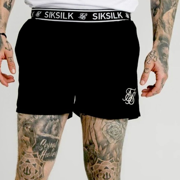 christstyle_'s tweet photo. So good I had to share! Check out all the items I'm loving on @Poshmarkapp #poshmark #fashion #style #shopmycloset #livetheprocess #siksilk #velvetbygrahamspencer: https://t.co/AhjKmBiXcl https://t.co/a1iId0YQH0