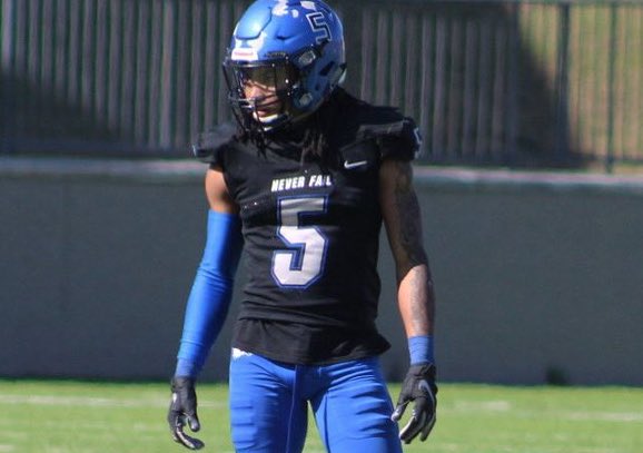 shumaker_drea's tweet photo. Blessed to receive an offer Faulkner University! 🦅🔵 @CoachJoshEv18 https://t.co/O0kex1rbtC