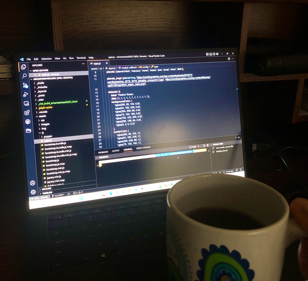 camilographics's tweet image. Love to code #amcoding ☕️