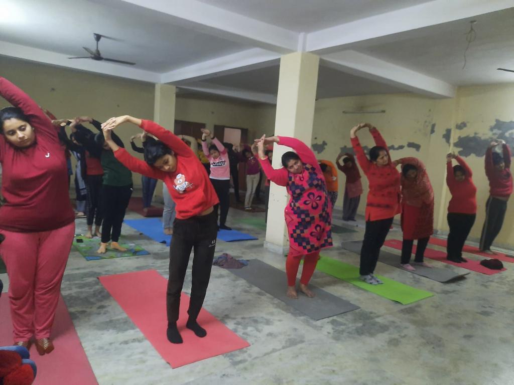 Dillikiyogshala's tweet photo. "दिल्ली की योगशाला"- vani vihar  दिल्ली।
#DilliKiYogshala
#दिल्लीकीयोगशाला 
#Yoga https://t.co/xEXxr71P1x