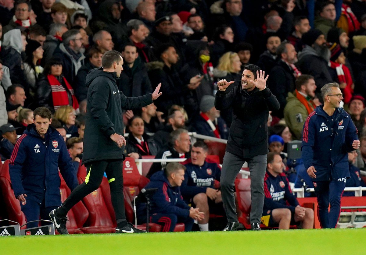 FootballSia0's tweet photo. Arteta cries foul over rejected penalty claims after Newcastle halt Arsenal’s winning run. Read: https://t.co/GAk01mGZho

#Arsenal #ARSNEW https://t.co/IgnuwTl0yq