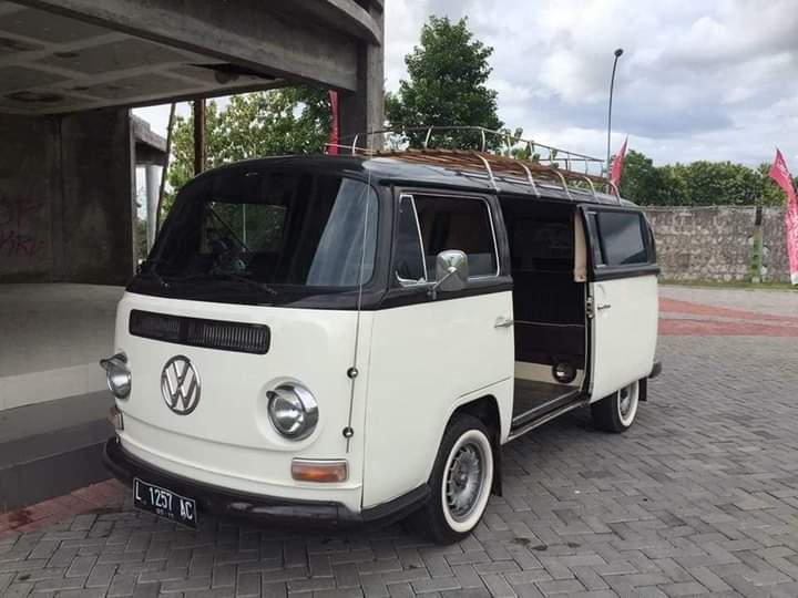 HoldenKlasik's tweet photo. Kumis nih mbh, senggol dongs!

Dijual vw kombi kumis th 68, surat lengkap pajak mati , mobil jalan sehat siap touring..harga 115jt..wa 081229428799 https://t.co/P34rb5sIiW