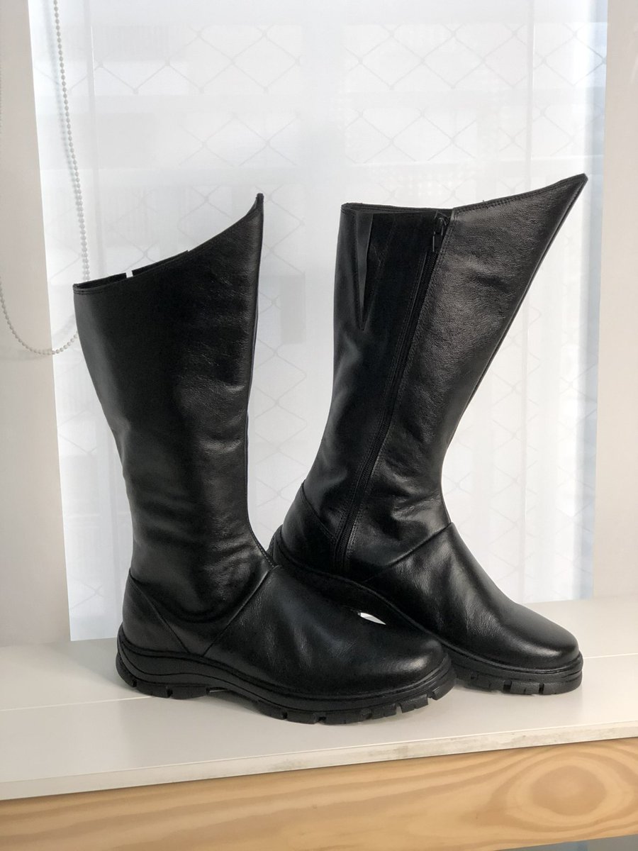 TillyFxBoots's tweet photo. Batman Boots inspired by Jim Lee’s Batman or Batman Hush.

BatLee Boots!!

Made of Genuine Leather

#BatmanCosplay #BatmanBoots #BatmanCostume #JimLeeBatman #TillyFX #BvsBoots #BatmanHushCosplay #BatmanLeather #BatfleckBoots #Batfleck #BatfleckCosplay #TheBatmanBoots #BatmanSuit https://t.co/9get7R804t