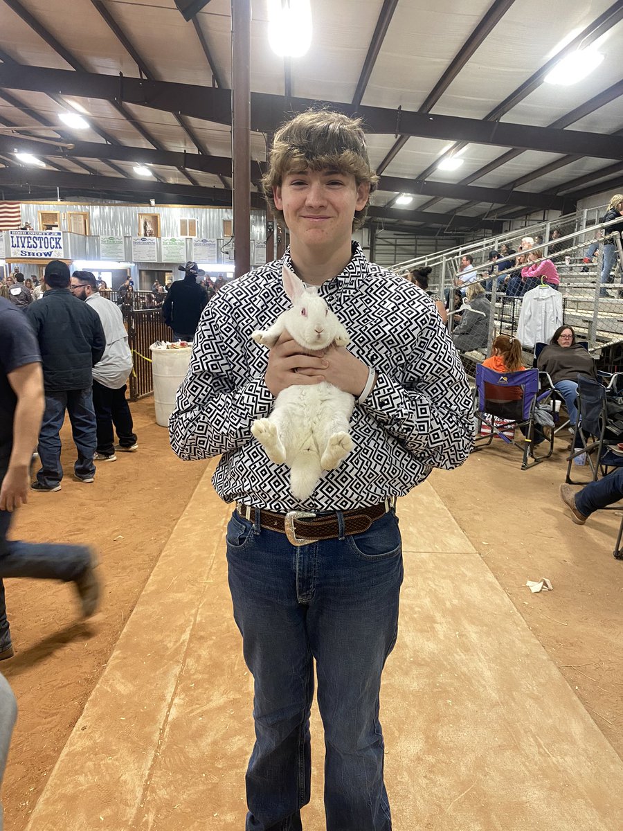 AustinR092026's tweet photo. Showed my rabbits today. Placed 5th with one and didnโt with the other. What a fun and cool experience this was, something different then sports and cornhole ๐คฃ #granburyffa #rabbitshow #idomorethenjustsportsandcornhole #piratefootball https://t.co/U4C1epTAyJ