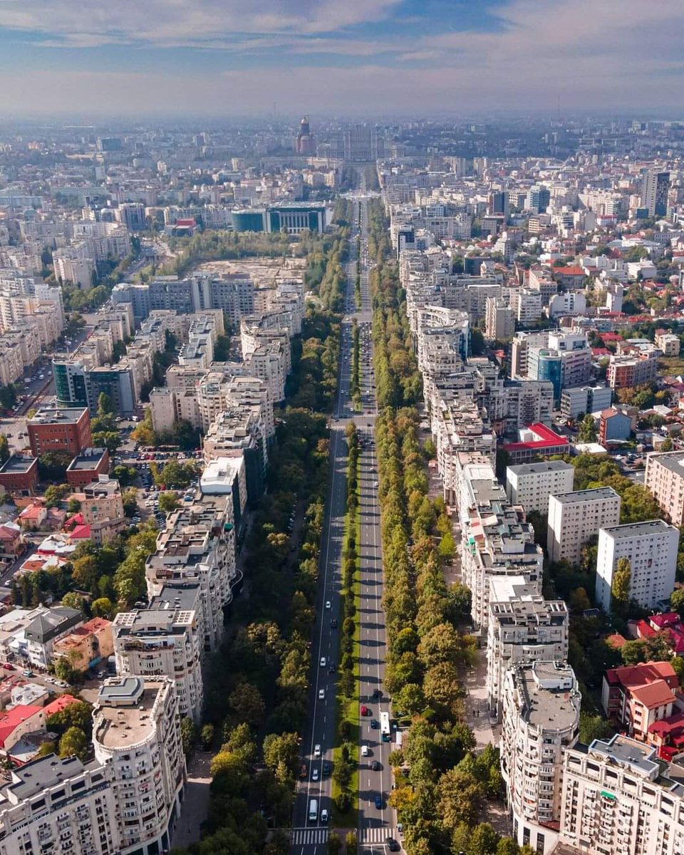 My town, my memory, my life. #Bucharest 
2023 will be better, it must be.
And we hope to see YOU in #Bucharest too! #Romania
📌  Unirii Boulevard &amp; surroundings.
Photo: dansuschevici (IG)
#DiscoverRomania