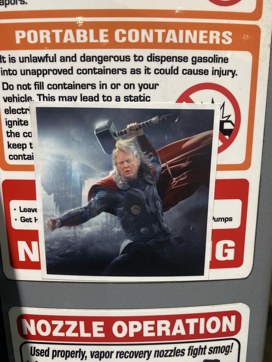 blanconel85's tweet photo. Saw this at a gas pump today 🤣 @POTUS45 https://t.co/jn7t61DILY