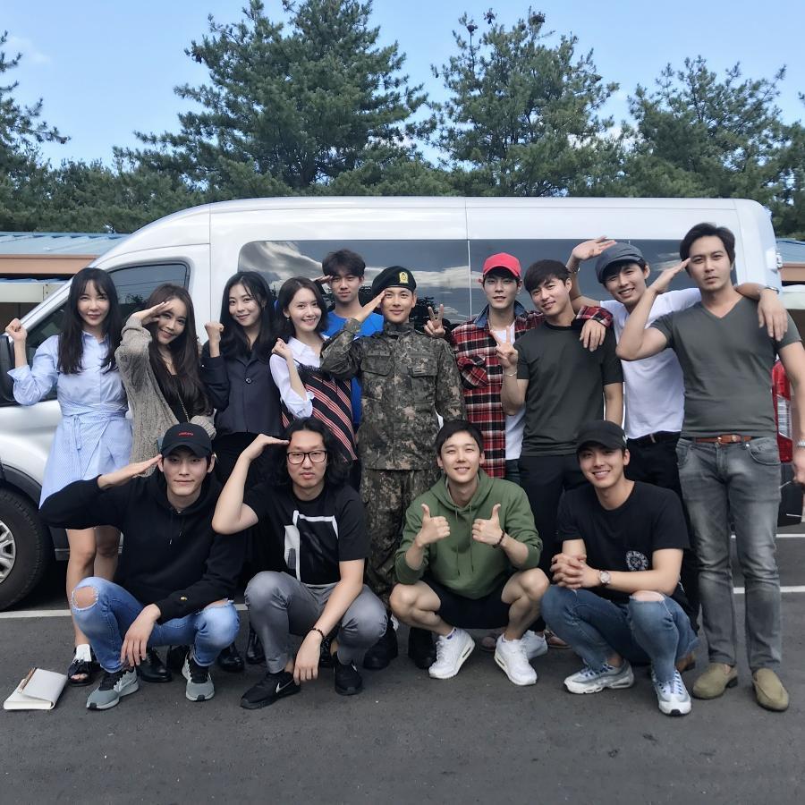 mystarmyangel's tweet image. My top 3 most loved teams that worked with YoonA have got to be #EXIT, #ConfidentialAssignment2 and #TheKingInLove teams (in no particular order)

You can totally tell how comfortable YoonA was with them.
And I know #KingTheLand will be added to this list soon once promos start