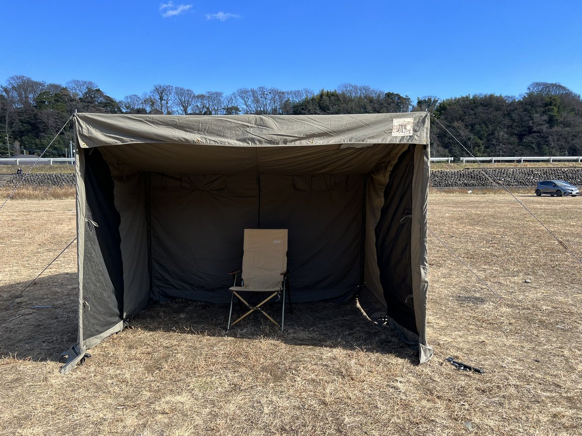 ho_ri_camp_1's tweet photo. 遂にお披露目テント😎
#今まで黙ってた
#16ft
#rootbase
#ルートベーステント
#ベイカーテント https://t.co/EqLP4VVjbv