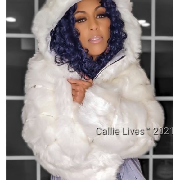 NotaryRiverside's tweet photo. So good I had to share! Check out all the items I'm loving on @Poshmarkapp #poshmark #fashion #style #shopmycloset #callielives: https://t.co/ok3hELwhoW https://t.co/Ct3Uhmdgex