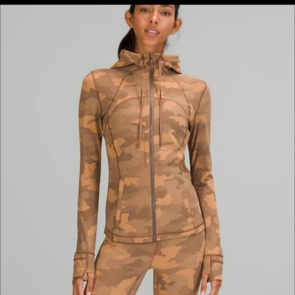AleFigueroaS's tweet photo. So good I had to share! Check out all the items I'm loving on @Poshmarkapp #poshmark #fashion #style #shopmycloset #lululemonathletica #livetheprocess: https://t.co/VCEF7fwWuW https://t.co/NDecUz9Zxv