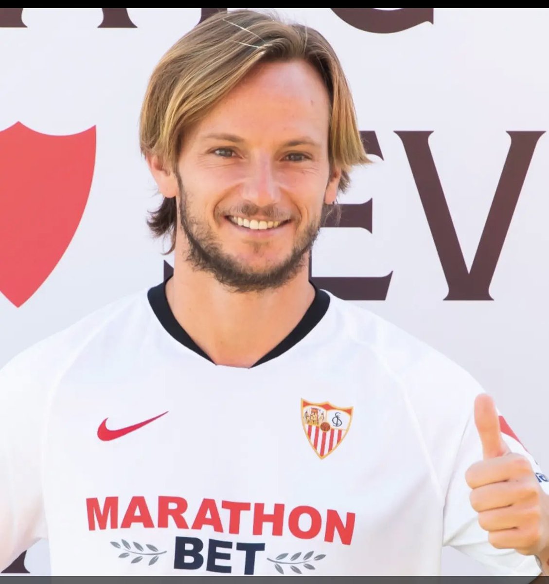 diegobobillo's tweet photo. @AveAveces Ivan Rakitic https://t.co/aVASvWLX1B