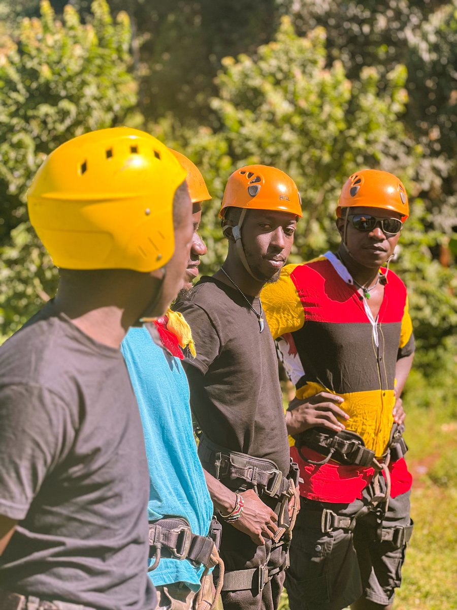 Good morning uganda #2023goals abseiling at sipi falls is one of those activities that you should tried it out. @salimo_paul @Nelytiez @Ssenyonyiderick and Rashid under #mydestinationuganda did about youwww.mulimaadventures.com #photo #photooftheday #uganda #Abseiling #sipifalls