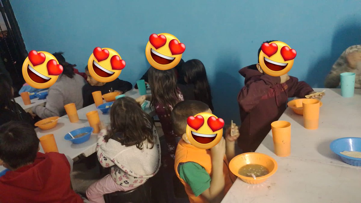 abrazandosonri1's tweet photo. Hoy una cena rica lentejas con tocino y verdura,pan, tostadas,agua de Jamaica el alimento compartido como familia muy contentos y les gustó que repitieron @wzuloag @SEDESSON @AlfonsoDurazo @gobiernosonora @jose_e_orozco_a @dinorahvegao @LR_RodriguezT @SandraRamosOro1 https://t.co/57WIffNHRq
