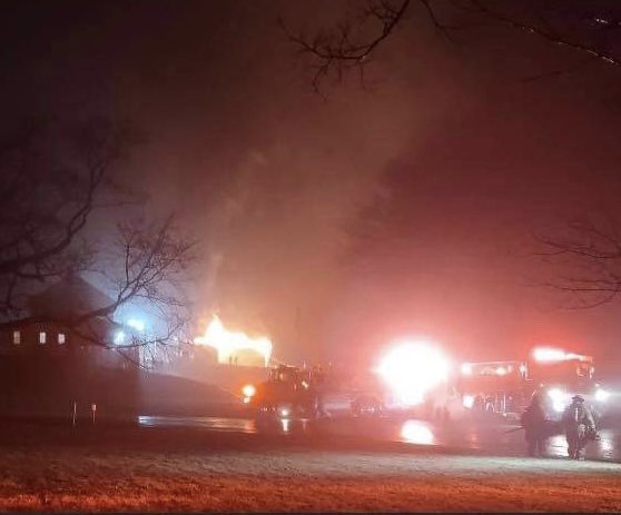 MHCNo1's tweet photo. Hog barn fire last night in Fayette Township https://t.co/s9CrjfmxNi