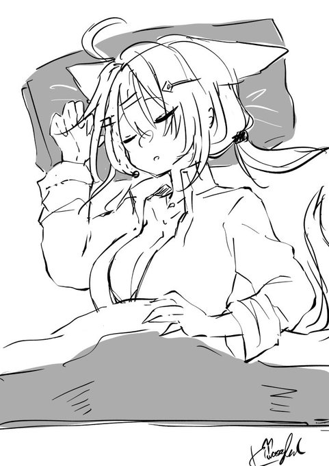 前閉まらないし諦めて仮眠する選択をした先生 これがこたつむり誕生の瞬間である 