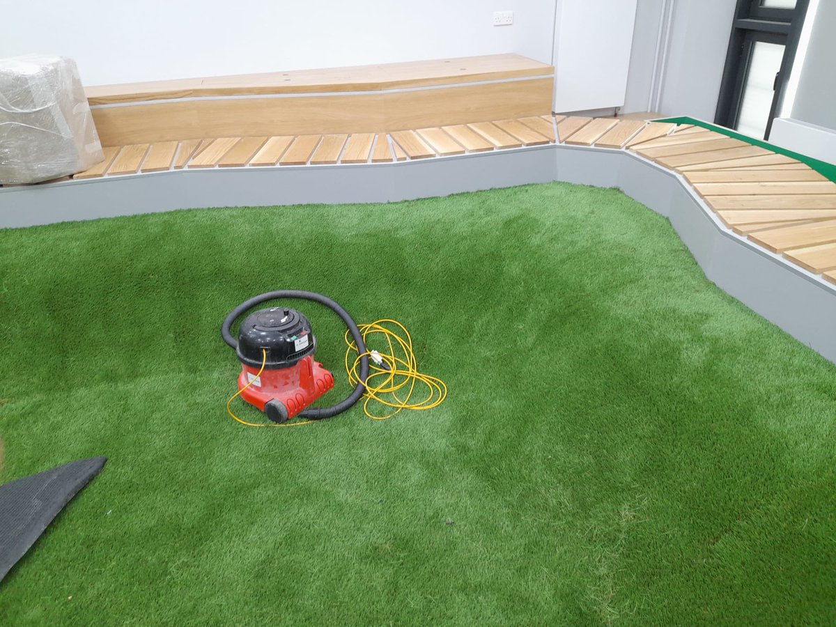 AnewLtd's tweet photo. 🎉Happy New Year🎉 A few before and afters of a crèche training room at a college in Burnley. The artificial grass is Aberdeen by @neograssuk and the rubber tiles are @norabyinterface Lona #flooring #rubbertiles #artificalgrass #creche #neograss #norabyinterface https://t.co/eMWogRsMbi
