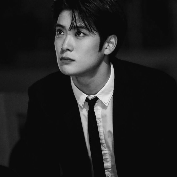 zelswords's tweet photo. —— bodyguard.

JJH oneshot (privatter 🔞)

cw // nsfw https://t.co/XqxdzKqrVS