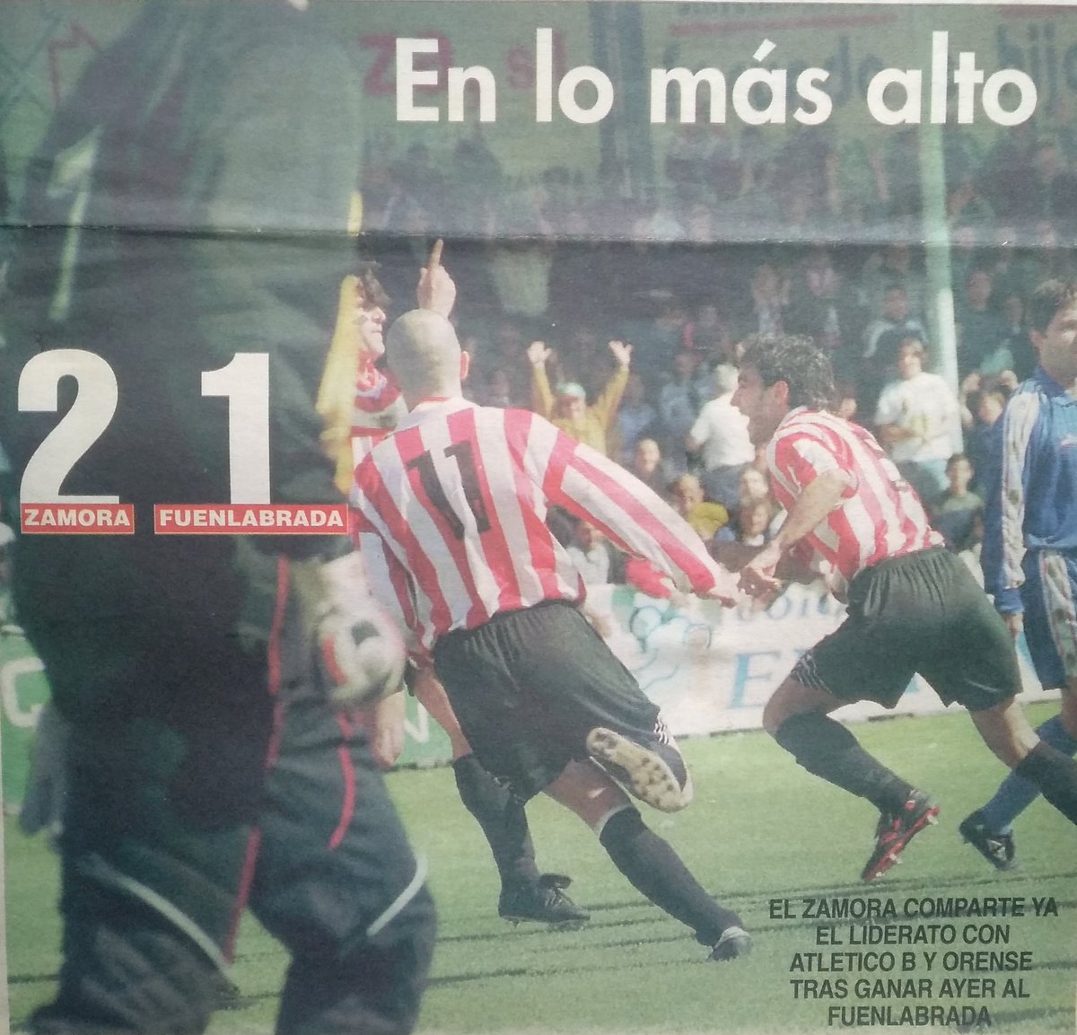 08/04/2001. <a href="/ZCFoficial/">Zamora CF</a> 2-1 <a href="/Fuenla/">CFFuenlabrada</a>. Minuto 6 de partido. Ricar marca el 1-0. Manu y <a href="/Aiert9/">Aiert</a> corren hacia él. Los rojiblancos alcanzaron el liderato del durísimo grupo 1 de 2ª B a 5 jornadas del final.

@nostalgiafutbo1 <a href="/RulooNieto/">Rulo (7️⃣)</a> <a href="/Rubenbartolome/">Rubén Bartolomé</a> 
@pablo_dlc5 <a href="/jrebollocalvo/">Jaime Rebollo</a>
