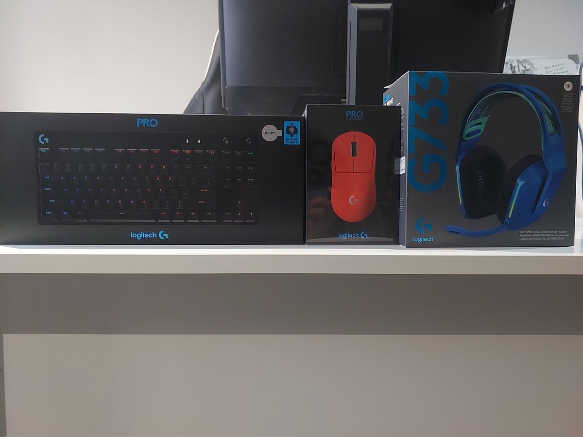 yeni sezona logitech ile hazırız 💪 

teşekkürler <a href="/LogitechG/">Logitech G</a> <a href="/LogitechTurkiye/">Logitech Türkiye</a> <a href="/supmass/">SUP</a> ❤