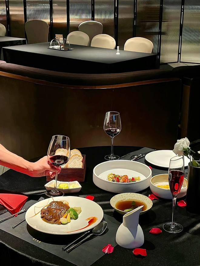 Evangelara's tweet photo. Dinner time! https://t.co/Ud2GARXrN7